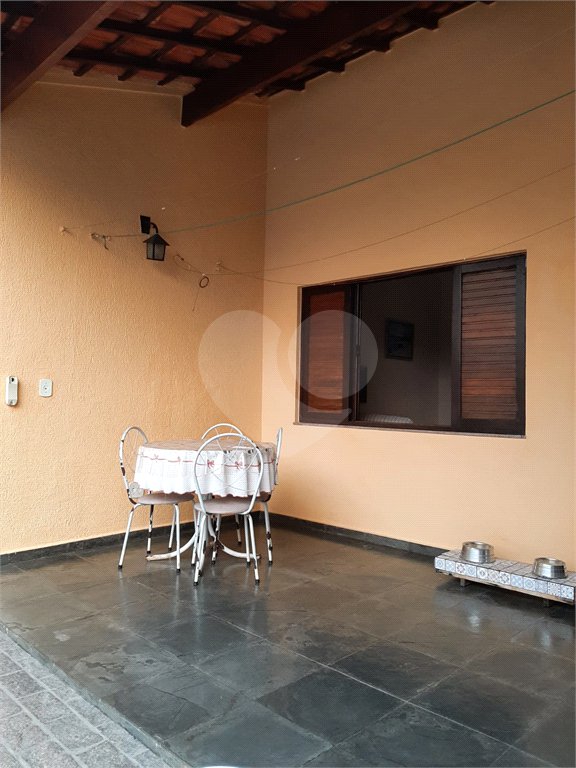 Casa Térrea à venda com 3 quartos, sendo 1 suíte, em Vila Lavínia, Mogi das Cruzes, SP