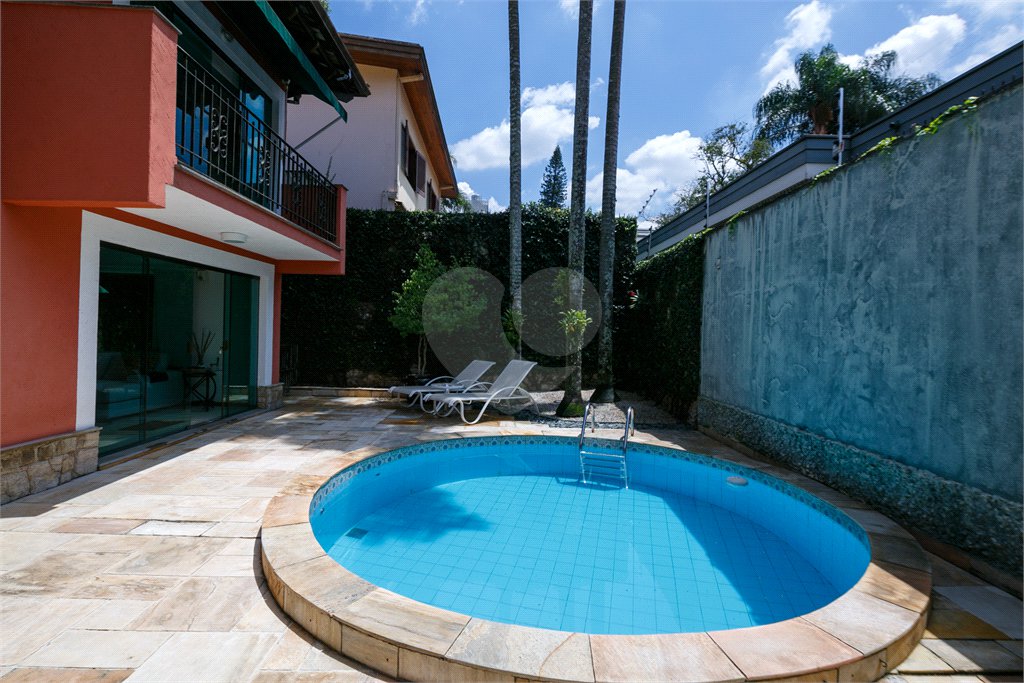 Casa Térrea à venda com 3 quartos, sendo 2 suítes,  em Brooklin Paulista, São Paulo, SP