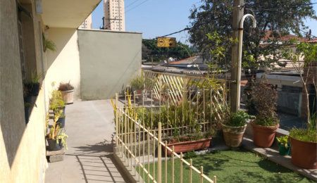 Sobrado à venda com 3 quartos, sendo 1 suíte,  em Parque Maria Domitila, São Paulo, SP
