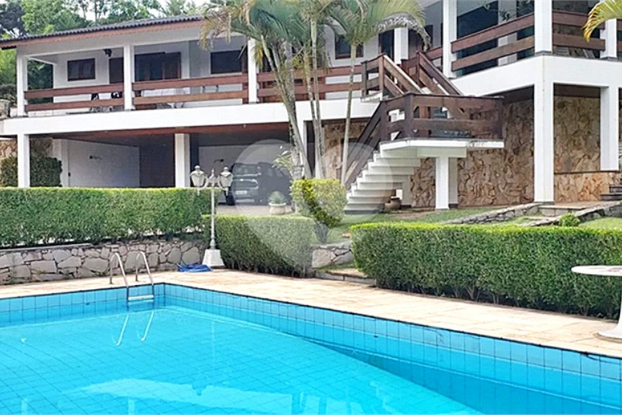 Casa à venda com 4 suítes no condomínio Alpes da Cantareira, Mairiporã - SP