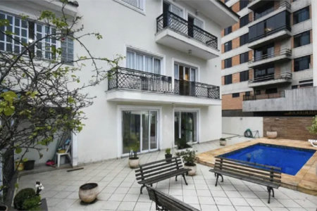 Casa à venda com 5 suítes em Jardim Londrina, São Paulo, SP