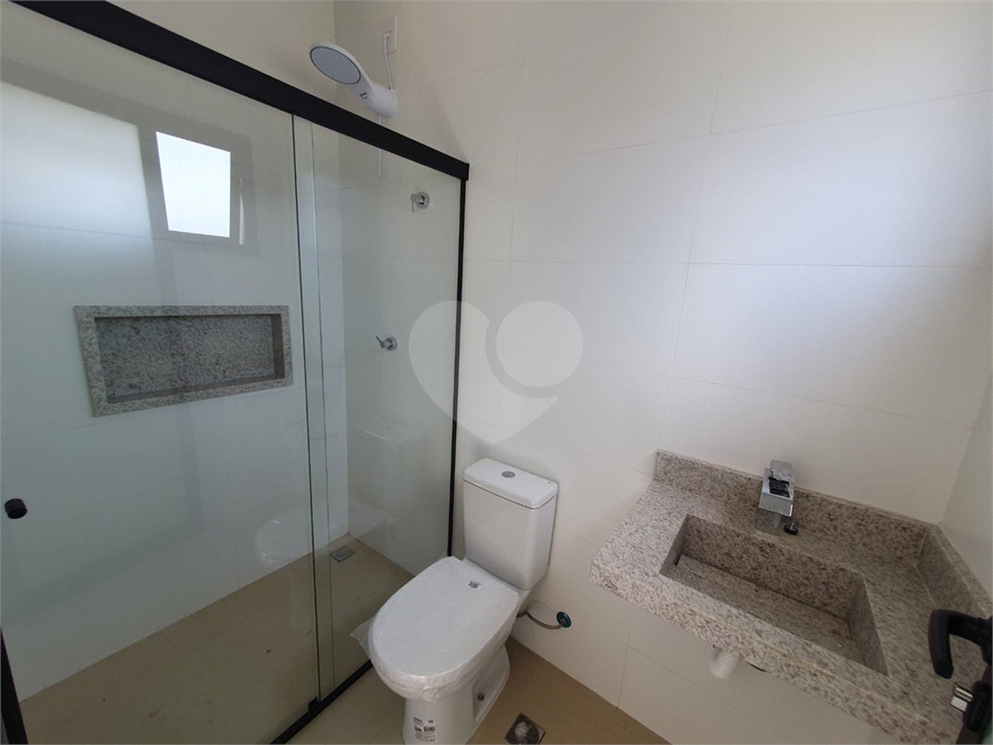 Casa à venda com 3 suítes no condomínio Via Castelli, Louveira - SP