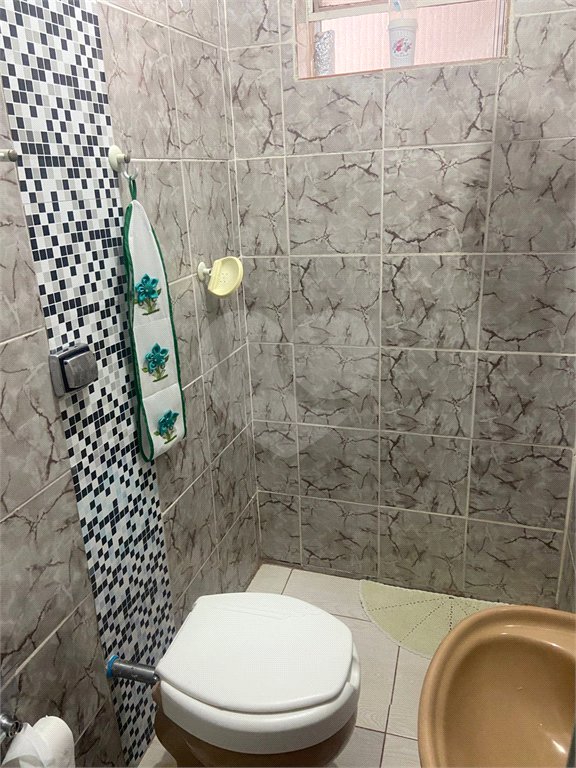 Sobrado à venda com 4 quartos, sendo 2 suítes, em Vila Ruth, Poá, SP