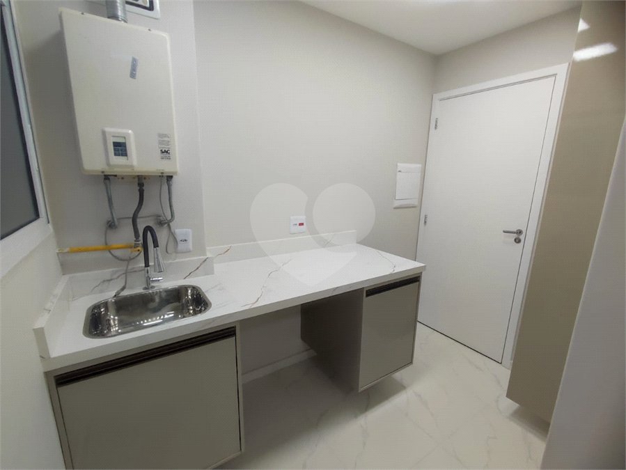 Apartamento à venda com 3 quartos, sendo 2 suítes,  em Jardim Arpoador, São Paulo, SP