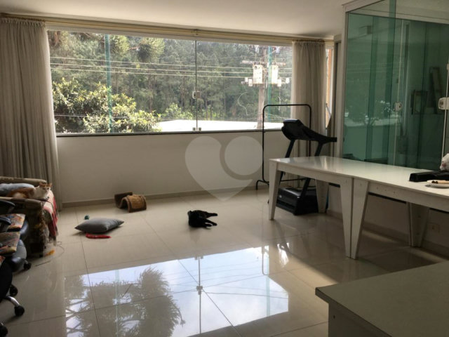 Sobrado à venda com 4 quartos, sendo 3 suítes,  em Tremembé, São Paulo, SP