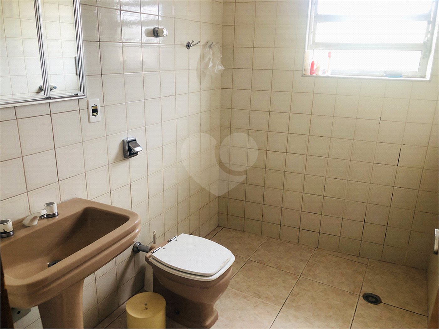 Sobrado à venda com 3 quartos, sendo 1 suíte, em Vila Romero, São Paulo, SP