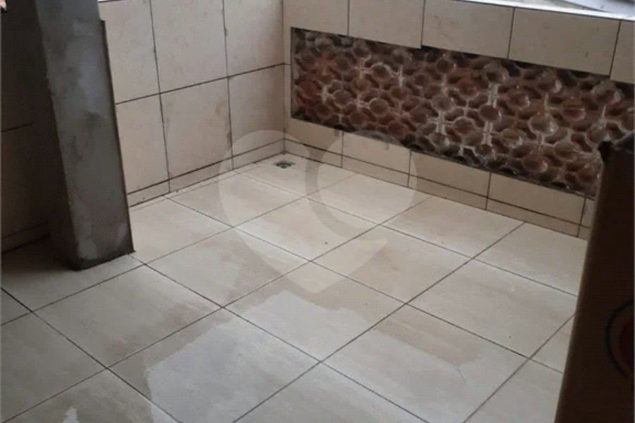Sobrado à venda com 4 quartos, sendo 1 suíte, em Campo Limpo, São Paulo, SP