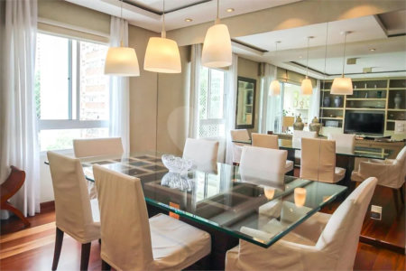 Apartamento à venda com 3 suítes em Real Parque, São Paulo, SP
