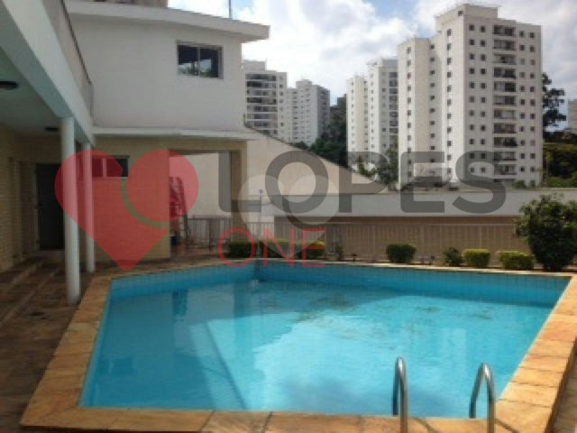 Sobrado à venda ou para alugar com 4 quartos, sendo 3 suítes,  em Jardim São Bento, São Paulo, SP