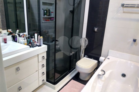 Casa à venda com 3 quartos, sendo 1 suíte,  no condomínio Conselheiro Ferraz, Rio de Janeiro - RJ