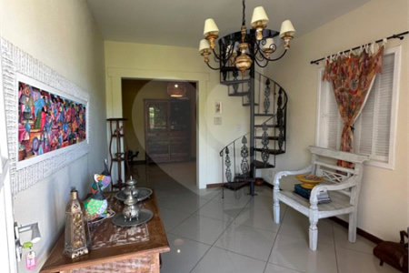 Casa em condomínio à venda com 3 quartos, sendo 2 suítes,  em Peró, Cabo Frio, RJ