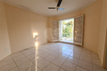 Casa à venda com 3 quartos, sendo 1 suíte, no Centro, Araçoiaba da Serra, SP