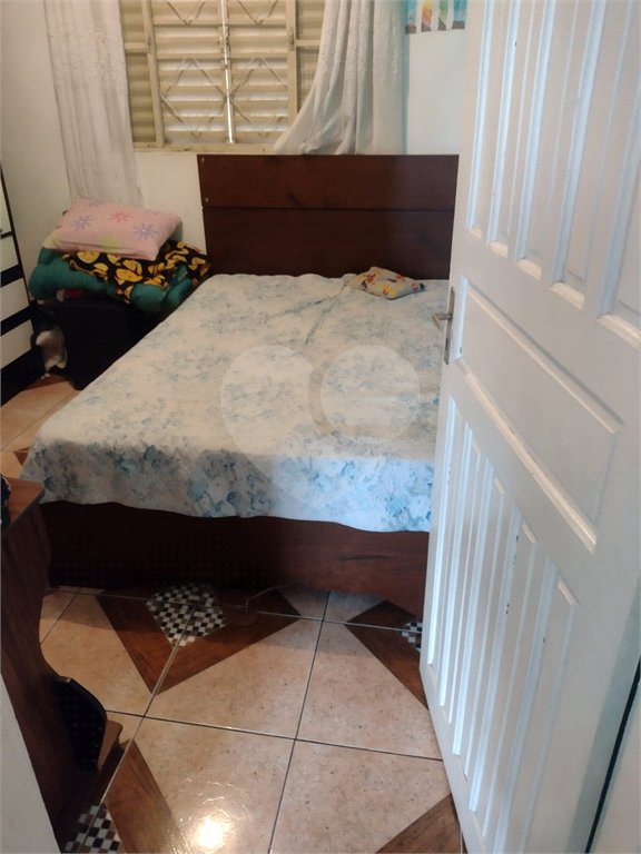 Casa à venda com 3 quartos, sendo 1 suíte, em Taba Marajoara, Suzano, SP
