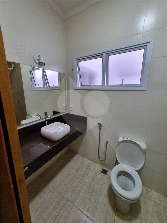 Casa à venda com 3 quartos, sendo 1 suíte, no condomínio Horto Florestal Villagio, Sorocaba - SP