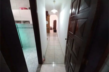 Sobrado à venda com 4 quartos, sendo 1 suíte, em Santo Antônio, Osasco, SP
