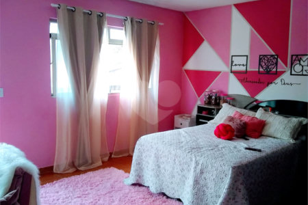 Sobrado à venda com 4 quartos, sendo 1 suíte,  em Jardim Alvinópolis, Atibaia, SP