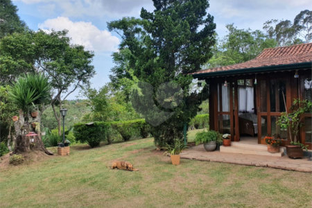 Sítio à venda com 6 quartos, sendo 5 suítes,  em Curral, Ibiúna, SP