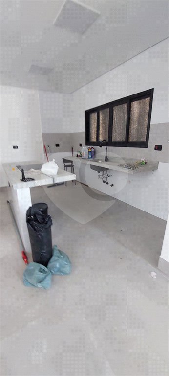 Casa à venda ou para alugar com 5 quartos, sendo 3 suítes, no condomínio Figueira Garden, Atibaia - SP