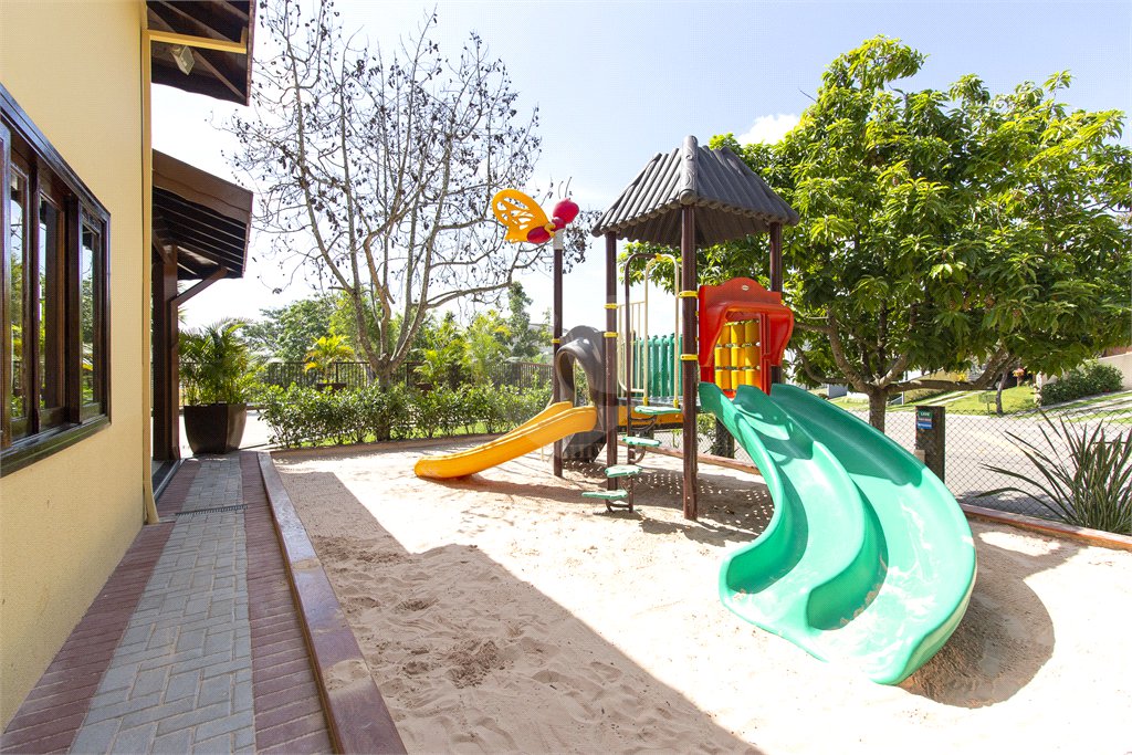 Casa à venda com 3 quartos, sendo 1 suíte, no condomínio Residencial Grape Village, Vinhedo - SP