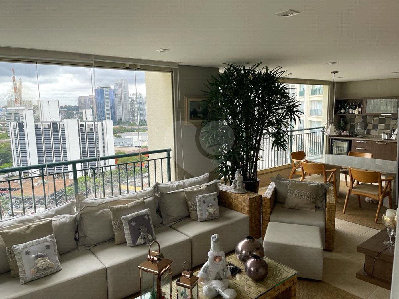Apartamento à venda com 3 suítes em Vila Gertrudes, São Paulo, SP