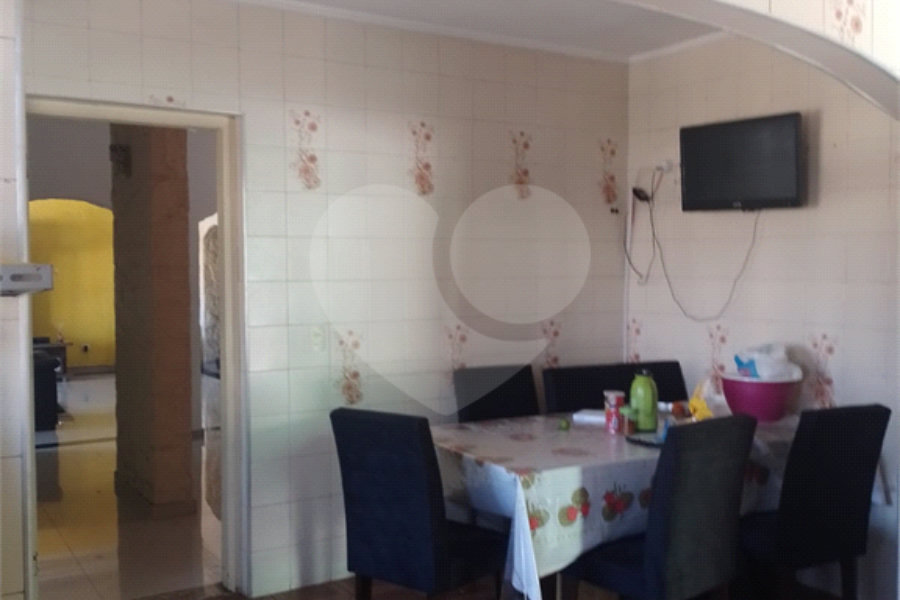 Sobrado à venda com 6 quartos, sendo 2 suítes, em Tremembé, São Paulo, SP
