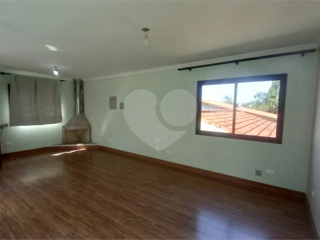 Sobrado à venda com 4 quartos, sendo 2 suítes,  em Tremembé, São Paulo, SP