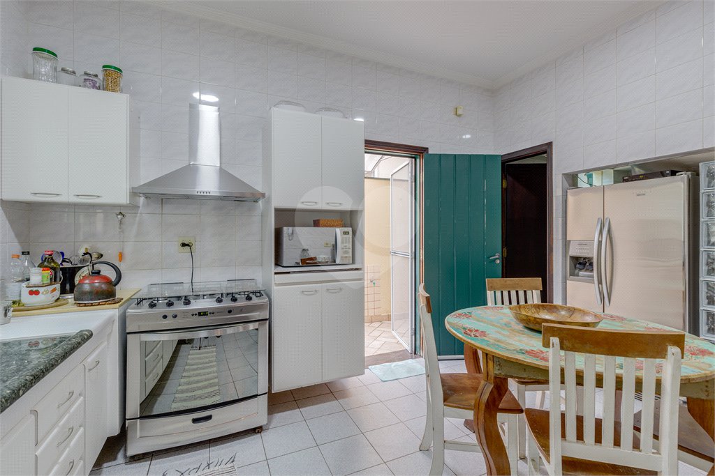 Sobrado à venda com 4 quartos, sendo 1 suíte, em Alto da Boa Vista, São Paulo, SP
