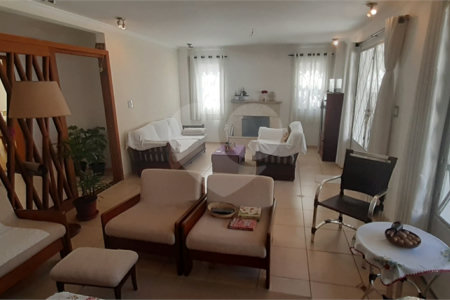 Sobrado à venda com 3 quartos, sendo 2 suítes, em Chácara Monte Alegre, São Paulo, SP