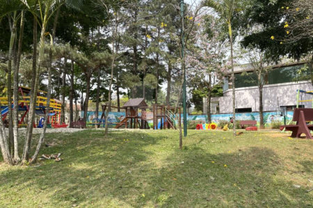 Casa à venda com 4 quartos, sendo 2 suítes,  no condomínio São Paulo Ii, Cotia - SP