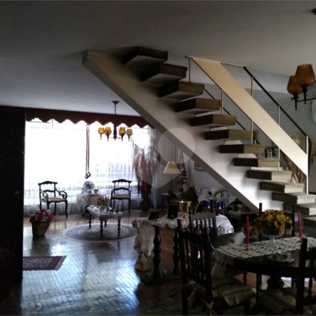 Casa à venda com 4 quartos, sendo 1 suíte, em Campo Belo, São Paulo, SP