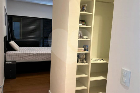 Casa à venda com 5 suítes no condomínio Porto de Atibaia, Atibaia - SP