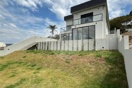 Casa à venda com 3 suítes no condomínio Spazio Design, Bragança Paulista - SP