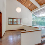 Casa à venda com 5 quartos, sendo 3 suítes, no condomínio Granja do Morumbi, São Paulo - SP