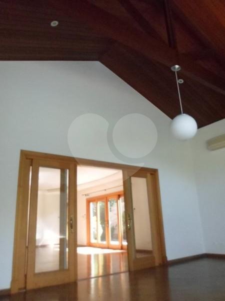 Casa à venda com 4 suítes no condomínio Jardim das Azaléias, São Paulo - SP