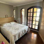 Sobrado à venda com 4 quartos, sendo 1 suíte, em Jardim Regina, São Paulo, SP