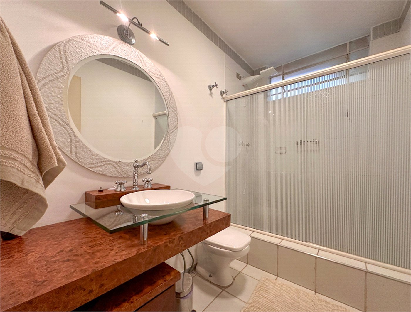Casa à venda com 3 quartos, sendo 1 suíte,  no condomínio Barão do Triunfo, São Paulo - SP
