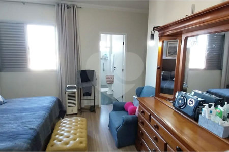 Cobertura à venda com 4 quartos, sendo 2 suítes,  em Vila Embaré, Valinhos, SP