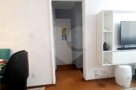 Apartamento com 2 quartos e 1 banheiro