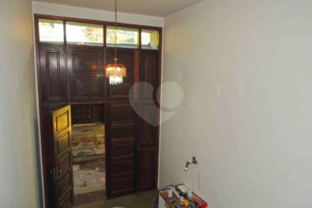 Casa de Vila à venda com 4 quartos, sendo 2 suítes, em Jardim dos Estados, São Paulo, SP