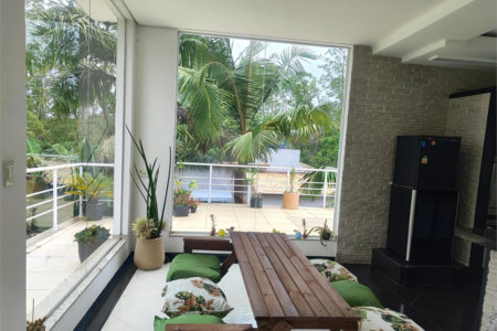 Casa à venda com 3 quartos, sendo 1 suíte, no condomínio Clube Florada Suzano, Suzano - SP