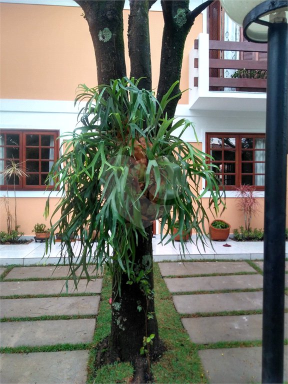 Casa à venda com 4 quartos, sendo 2 suítes, no condomínio Vila Panamericana, São Paulo - SP