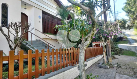 Sobrado à venda com 4 quartos, sendo 1 suíte,  em Tremembé, São Paulo, SP