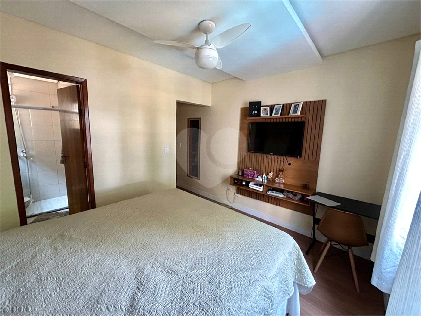 Sobrado à venda com 6 quartos, sendo 1 suíte,  em Vila do Encontro, São Paulo, SP