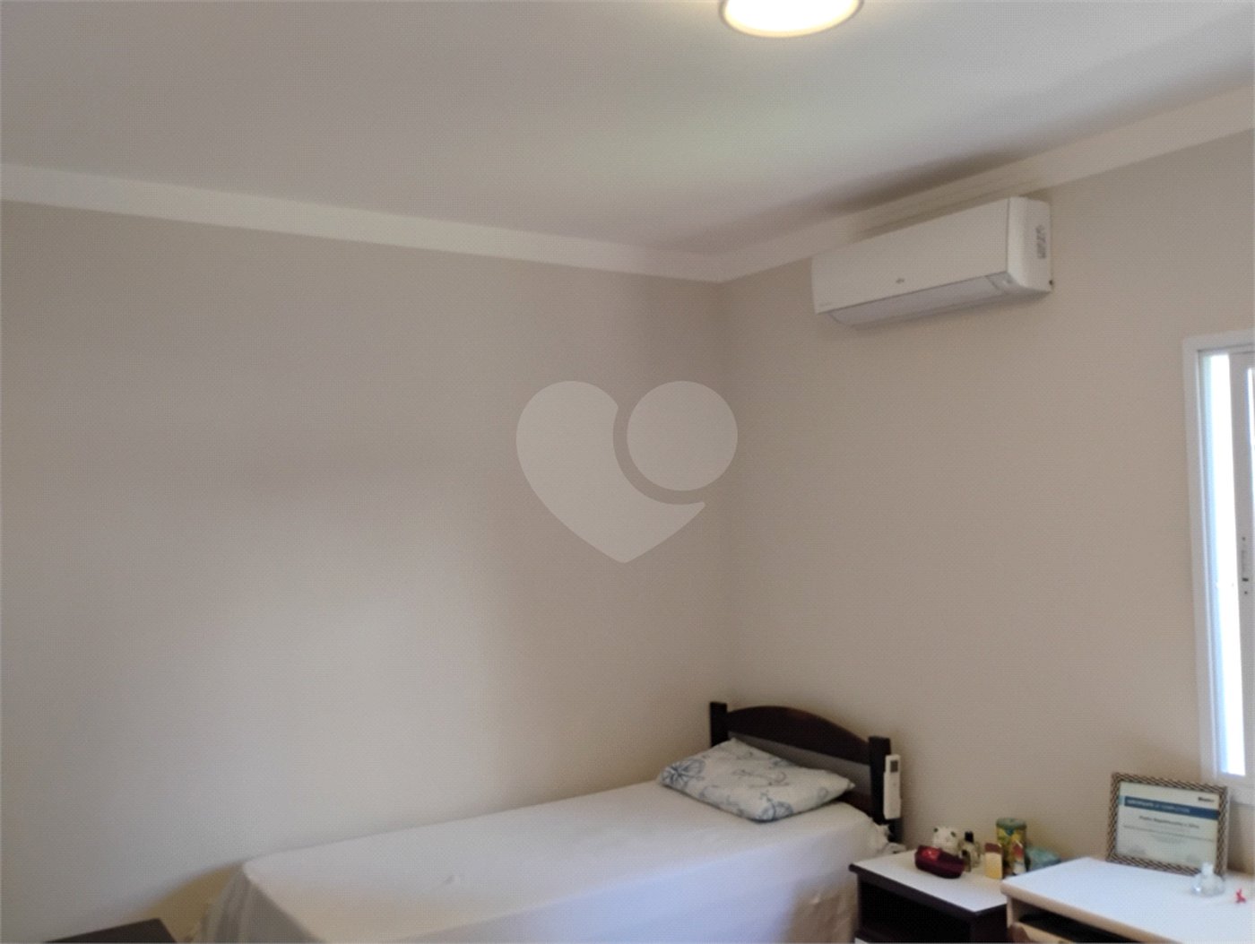 Casa à venda com 3 quartos, sendo 1 suíte, no condomínio Ibi Aram 1, Itupeva - SP
