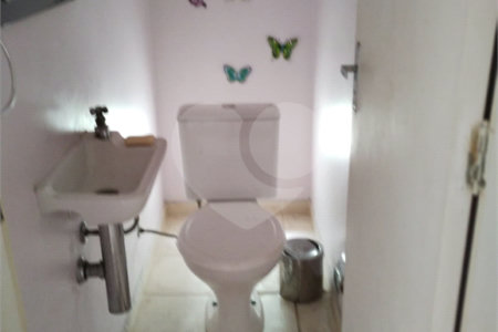 Sobrado à venda com 4 quartos, sendo 1 suíte, em Jardim Monte Kemel, São Paulo, SP