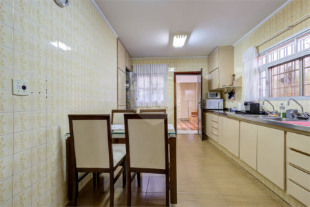 Casa à venda com 3 quartos, sendo 1 suíte, em Santo Amaro, São Paulo, SP