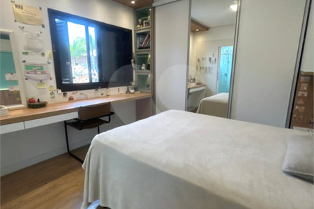 Casa à venda com 3 suítes no condomínio Braziliana, Valinhos - SP