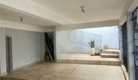 Sobrado à venda com 3 quartos, sendo 1 suíte,  em Vila Cleonice, São Paulo, SP