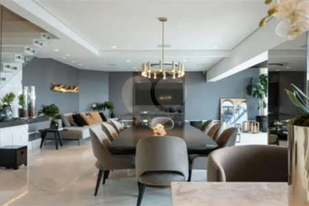 Deslumbrante apartamento duplex pronto para mudar no Itaim Bibi com 242M2, 2 suítes, 3 vagas