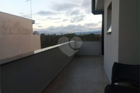 Sua nova casa com piscina e área gourmet te espera! no Golden Park em Hortolandia